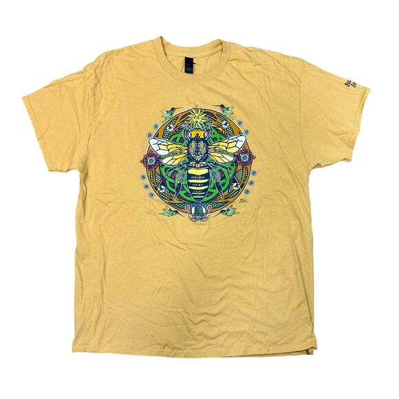 Bumble Bee Nature Yellow Graphic Tee - Picture 1 of 5